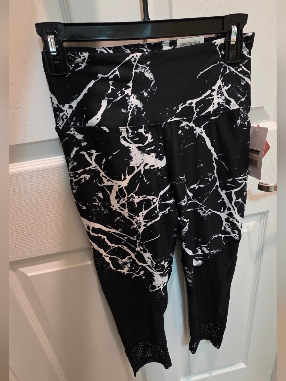 Marika NWT Black and White Marble Print Crop Leggings Small